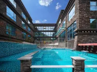 Blossom Valley Daocheng, Azelea & Spring - Swimmingpools