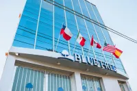 Blue Three Отели в г. 
