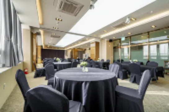 เรสต์ โฮเทล โรงแรมในคิมโพ