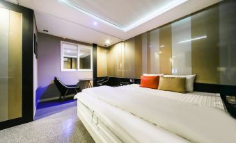 Changwon Myeongseodong Hotel V