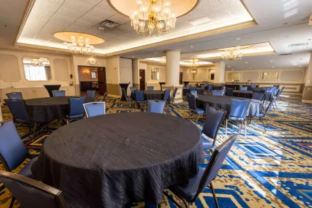 Drury Plaza St. Louis at the Arch Отели рядом с достопримечательностью «The Gateway Arch»