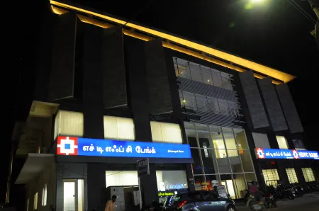 Shaans I Suites Отели рядом со станцией Tiruchirappalli Railway Station