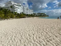 Spacious Apto with Spectacular Views of the Beach