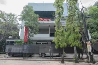 RedDoorz Near Exit Toll Pasteur 4 Hotels in Sukawarna