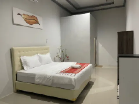 Kedai Terapung Hotel & Resto Hotels in Bugis