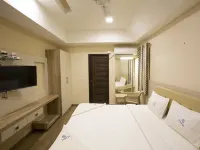 Ponnis Hotel Hotels in Palani