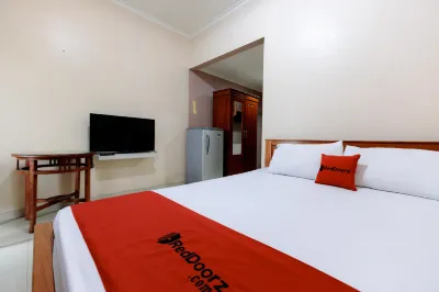 RedDoorz Syariah at Delta Sari Aloha Waru Hotels in Waru