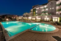 Hotel Lungomare - Bãi biển