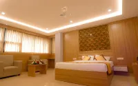 Hotel Emirates فنادق في Nileshwar