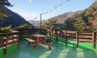 Jecheon Pentel House