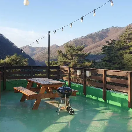 Jecheon Pentel House Отели рядом с достопримечательностью «Храм Тэдоса»