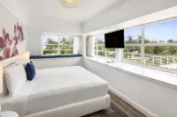 Penguin Hotel