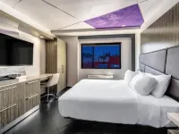 The Moment Hotel Отели рядом с достопримечательностью «Бульвар Робертсон»