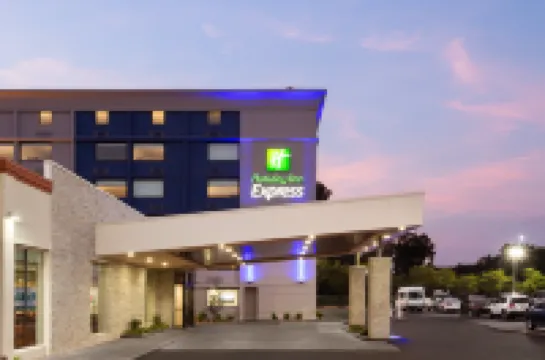 Holiday Inn Express ATLANTA AIRPORT - NORTH by IHG Hotéis em 
