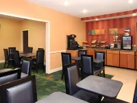 City Express By Marriott Lafayette - ที่มีสระว่ายน้ำ