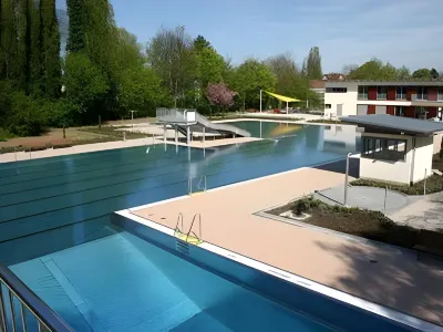 Villa Orchard Frankfurt Hotel dekat European Baha'i House of Worship (Baha'i-Haus der Andacht)