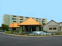 Four Points by Sheraton Saginaw Hotels near Nexteer Automotive Plant 5