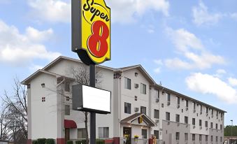 Super 8 by Wyndham Hot Springs