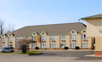 Super 8 by Wyndham Stevensville/St. Joseph