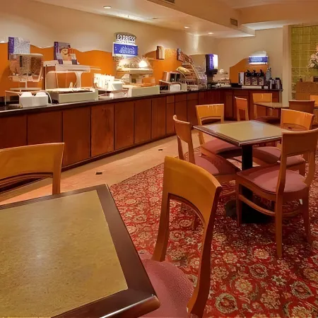 Four Points by Sheraton Dallas Arlington Entertainment District