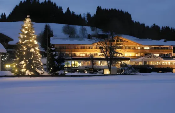 洛特費西巴桑納貝切爾酒店