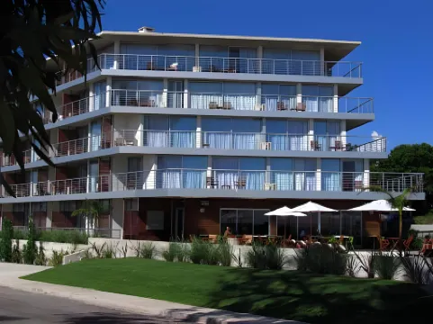 Costa Colonia - Riverside Boutique Hotel