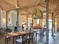 Hotel Burg Wanzleben - breakfast