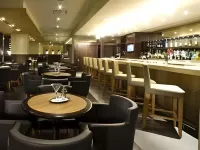 Delta Hotels Beausejour - ที่มีบาร์