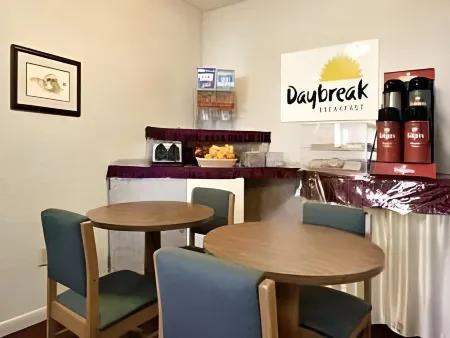 Pier Blue Inn Old Saybrook - Essex Отели в г. Олд Лайм