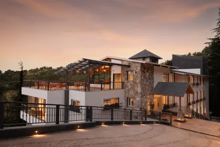 Justa Hollow Oak, Mussoorie Отели рядом с достопримечательностью «Mall Rd»