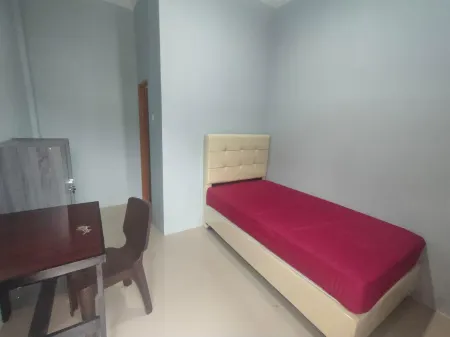 Katamso Homestay Sudirman Отели рядом с Аэропорт Симпанг-Тига