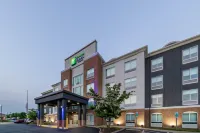 Holiday Inn Express & Suites Woodbridge Отели в г. 