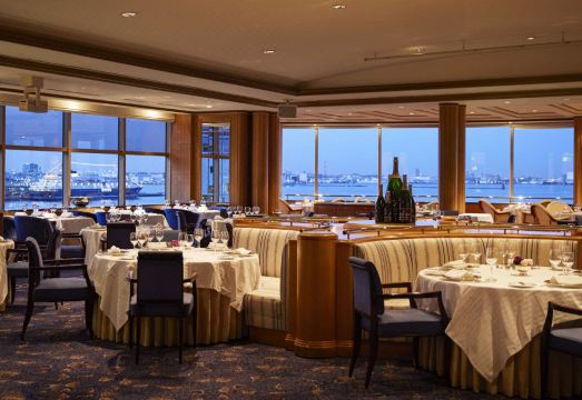 뉴 그랜드 외관