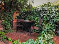 Red-House Guest House