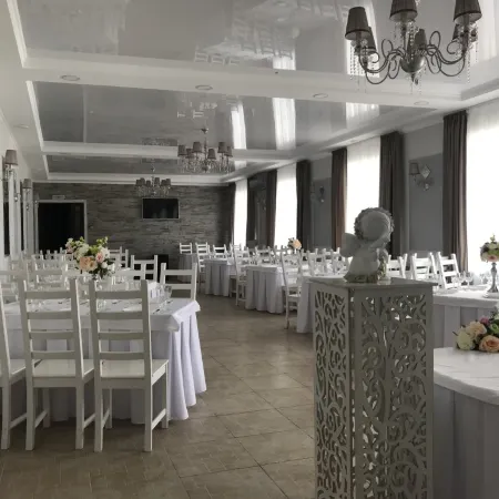 Avalman Hotel