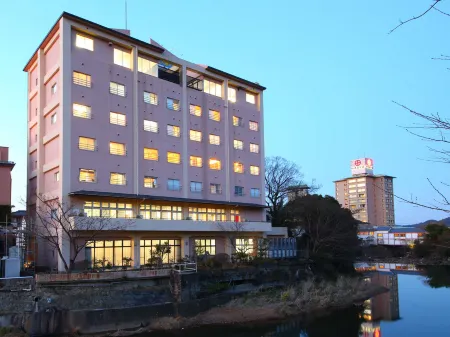 Koyokaku Отели рядом с достопримечательностью «嬉野温泉 湯けむり広場»