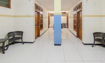Hotel Shinta 2 Near Alun Alun Kertosono Mitra RedDoorz