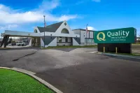 Quality Inn & Suites Near I-480 and I-29 Hotel dekat Iowa Western Community College