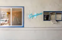 Signature Inn San Francisco Marina District Hotel berhampiran Pantai Baker