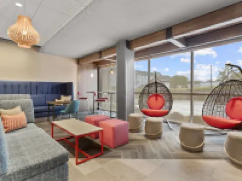 Tru by Hilton Lincoln East Hotels in Lincoln