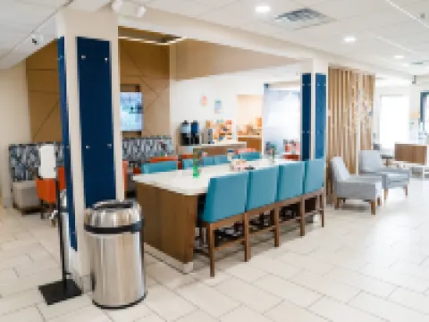 Holiday Inn Express & Suites KNOXVILLE-NORTH-I-75 EXIT 112 by IHG Hotels in Powell