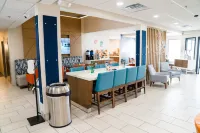 Holiday Inn Express & Suites Knoxville-North-I-75 Exit 112