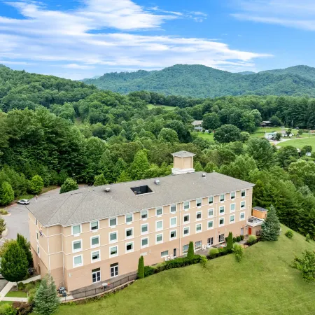 Comfort Inn Sylva - Cullowhee Отели в г. Сильва