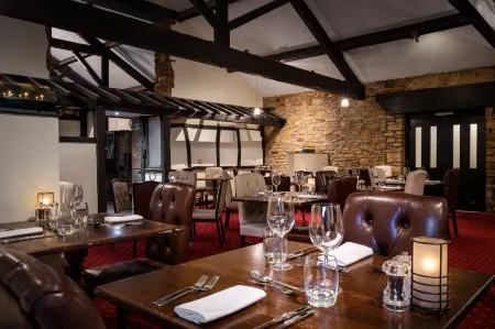 Last Drop Village Hotel and Spa Отели в г. Рамсботтом