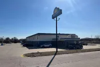 Days Inn by Wyndham Park City Kansas - Pet Friendly
