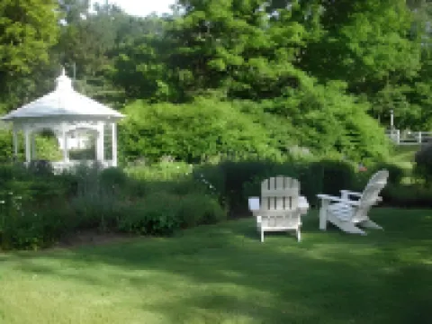 The 1896 House Country Inn - Brookside & Pondside