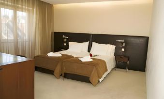 3. Hotel Je..