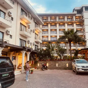 Hotel Pokhara Village & SPA