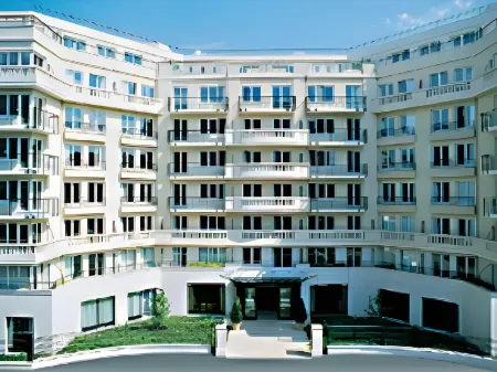 Aparthotel Adagio Porte de Versailles Отели рядом с достопримечательностью «Museum of Playing Cards»