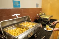 Park Point Marina Inn - breakfast
